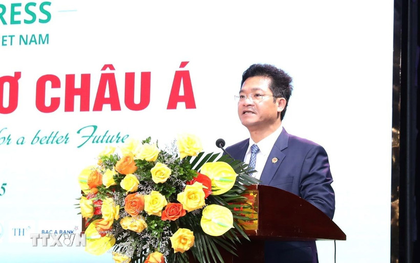 Ông Trần Anh Dũng, Phó Chủ tịch UBND tỉnh Ninh Bình, phát biểu tại hội nghị. (Ảnh: Đức Phương/TTXVN)