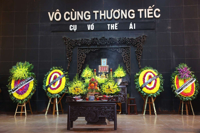 Lễ tang nhà báo lão thành Võ Thế Ái - phóng viên chiến trường cao tuổi của TTXVN và báo chí Cách mạng Việt Nam. (Ảnh: Văn Điệp/TTXVN)