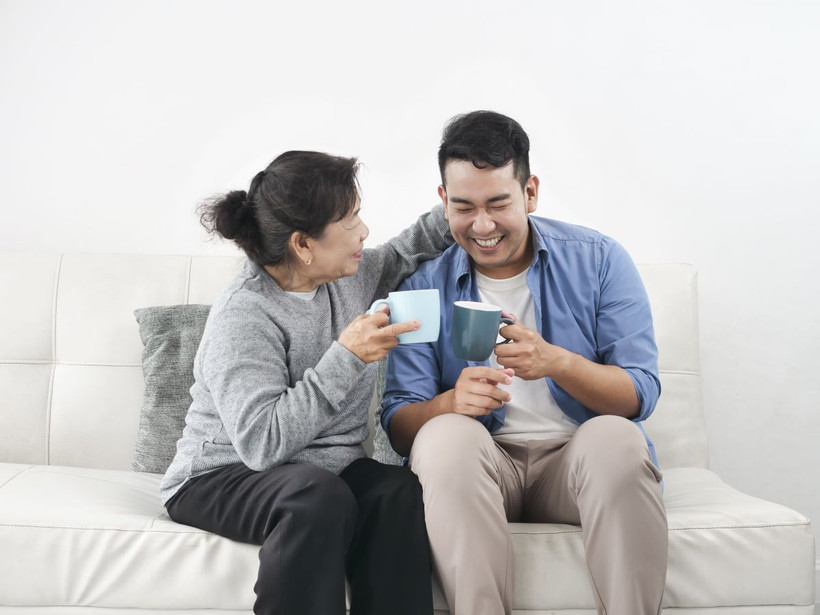 Vu Lan - mùa báo hiếu - chính là dịp để nhiều người con trưởng thành nhìn lại, và chọn cách tri ân thiết thực nhất: chăm sóc sức khỏe cha mẹ mỗi ngày.