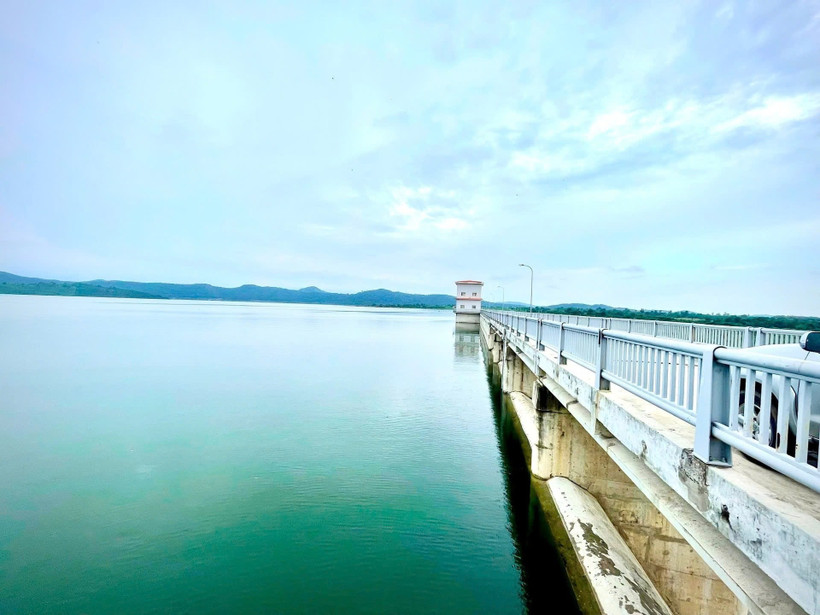 Hồ Sông Lũy đang hoạt động ổn định, mực nước đang hạ dần, dung tích phòng lũ tính đến ngày 5/11 là 28 triệu m3. (Nguồn: Báo Lâm Đồng)