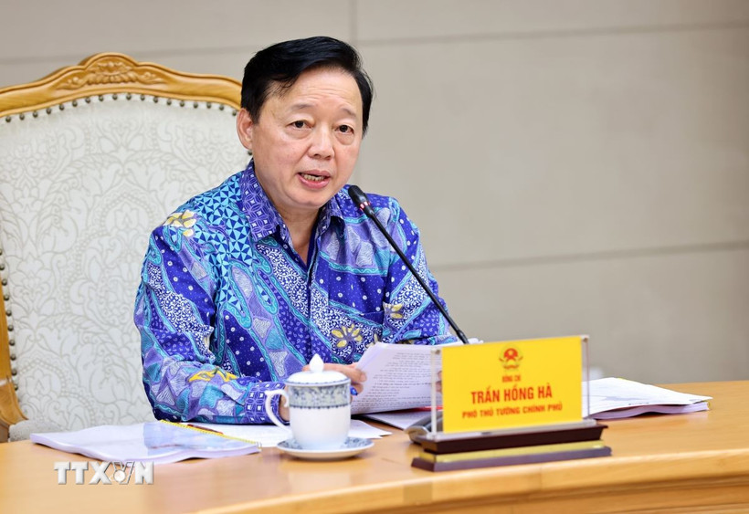 Phó Thủ tướng Trần Hồng Hà chủ trì buổi làm việc. (Ảnh: Minh Đức/TTXVN)