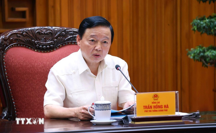 Phó Thủ tướng Trần Hồng Hà phát biểu chỉ đạo cuộc họp. (Ảnh: Văn Điệp/TTXVN)