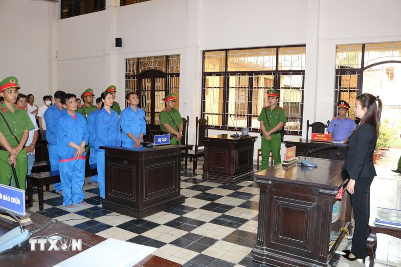 Quang cảnh phiên xét xử. (Ảnh: TTXVN phát)