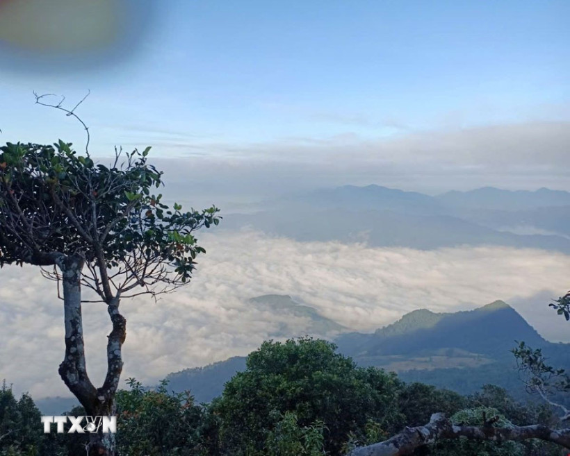 "Biển mây" nhìn từ đỉnh Pù Luông. (Ảnh: Hoa Mai/TTXVN)