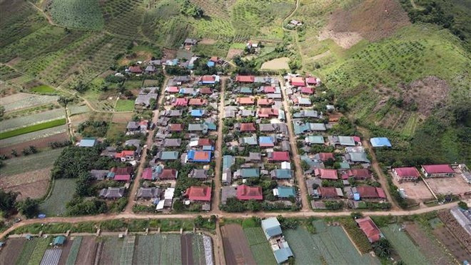 Bản tái định cư Quỳnh Phiêng, xã Lóng Phiêng, huyện Yên Châu (Sơn La). (Ảnh: Hữu Quyết/TTXVN)