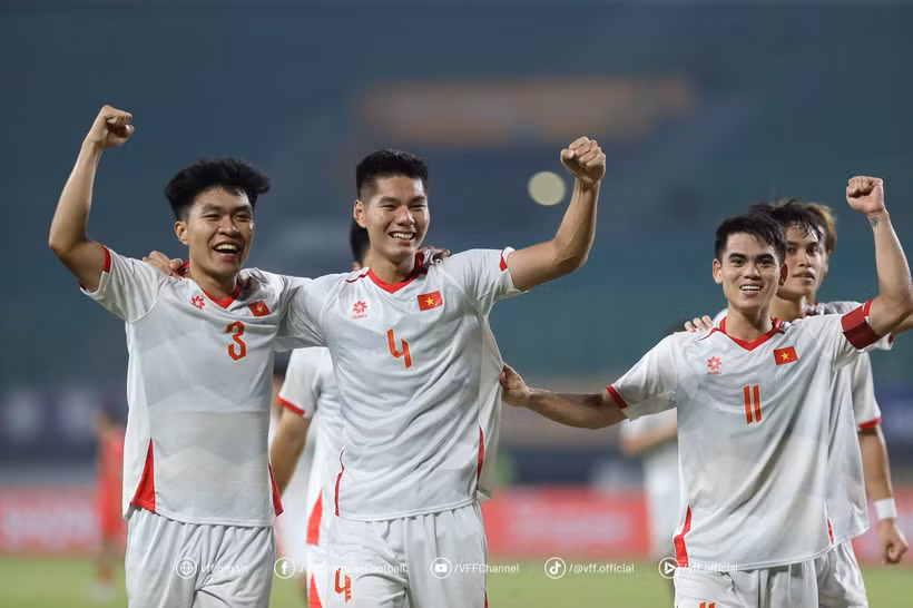 U23 Việt Nam thắng đậm ngày ra quân, chạm tay vào vé bán kết U23 Đông Nam Á 2025. (Nguồn: VFF)