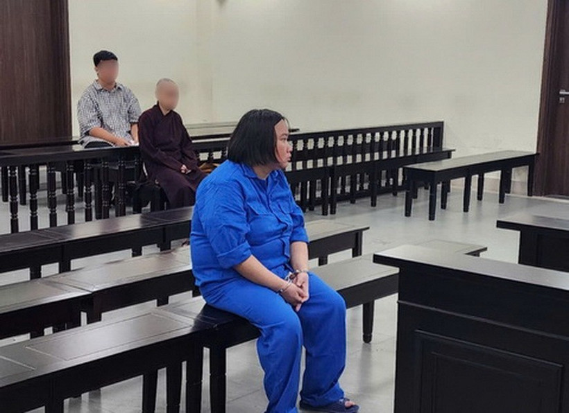 Bị cáo Trần Thị Hương Lan tại tòa.