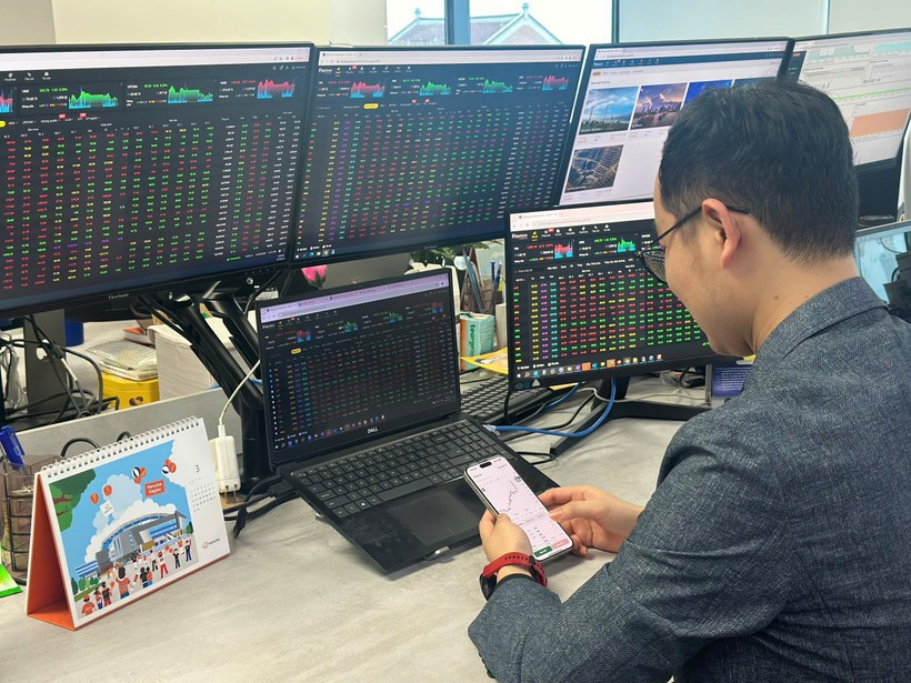 Việt Nam đang kỳ vọng được nâng hạng lên thị trường mới nổi trong kỳ đánh giá tháng Chín tới, mở ra cơ hội thu hút mạnh mẽ dòng vốn ngoại. (Nguồn: Vietnam+)