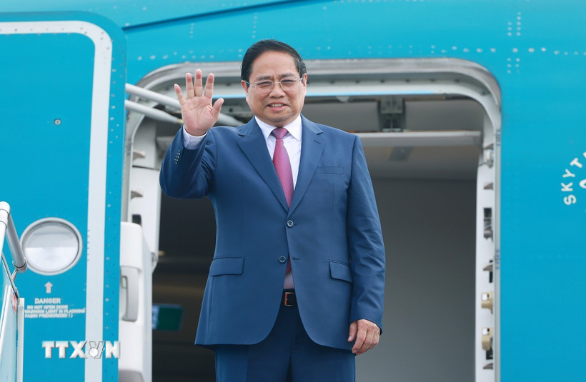 Lễ tiễn Thủ tướng Phạm Minh Chính lên đường tham dự Hội nghị thường niên các nhà tiên phong lần thứ 16 của WEF và làm việc tại Trung Quốc. (Ảnh: Dương Giang/TTXVN)