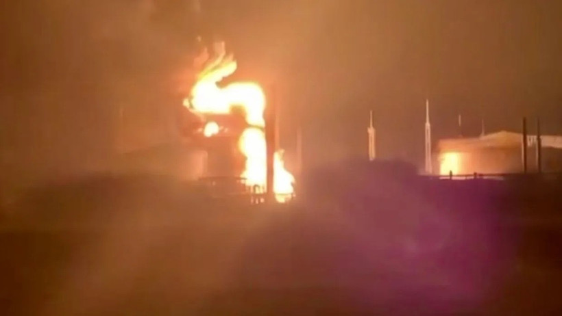 Đám cháy ở Krasnodar bùng phát bắt nguồn từ một cuộc tấn công bằng thiết bị không người lái hôm 19/3. (Nguồn: ASTRA)