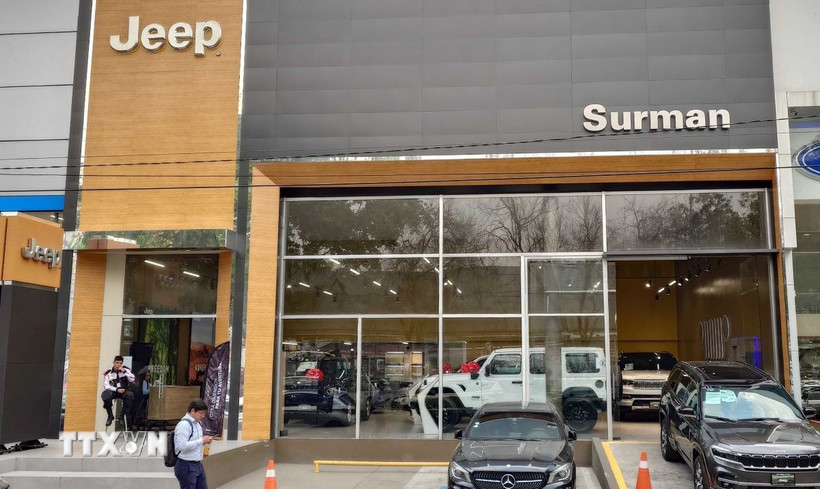 Trung tâm phân phối nhãn hiệu Jeep, dòng xe đình đám của Stellantis, tại thủ đô Mexico City. (Ảnh: Phi Hùng/TTXVN)