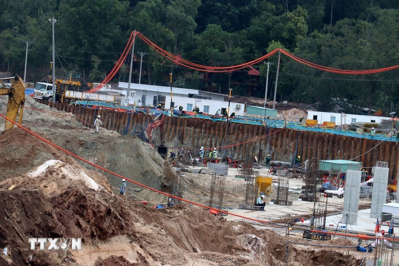 Công trường thi công Dự án Trung tâm tổ chức Hội nghị APEC 2027 và các công trình chức năng. (Ảnh: Lê Huy Hải/TTXVN)