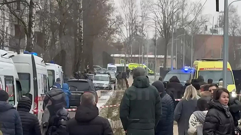 Bên ngoài nơi xảy ra vụ tấn công. (Nguồn: The Moscow Times)