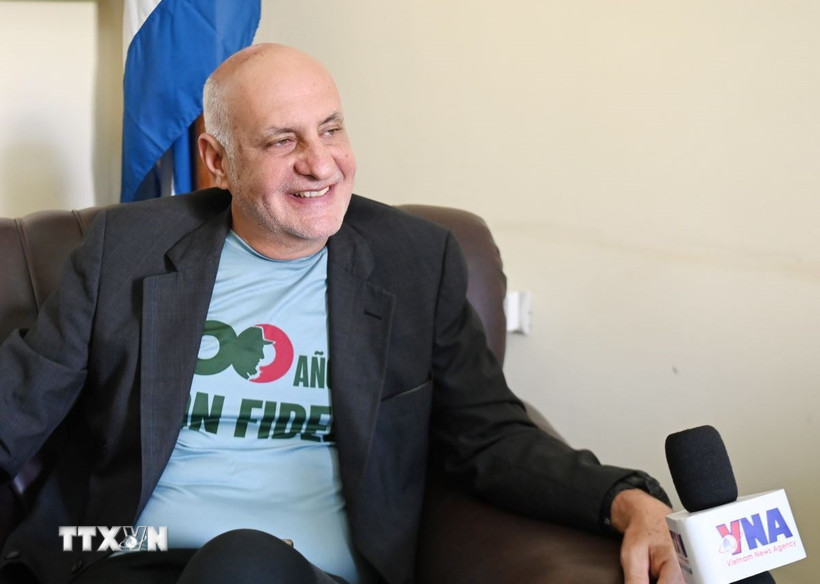 Chủ tịch Hội nhà báo Cuba, Ricardo Ronquillo Bello, trả lời phỏng vấn TTXVN. (Ảnh: Việt Hùng/TTXVN)