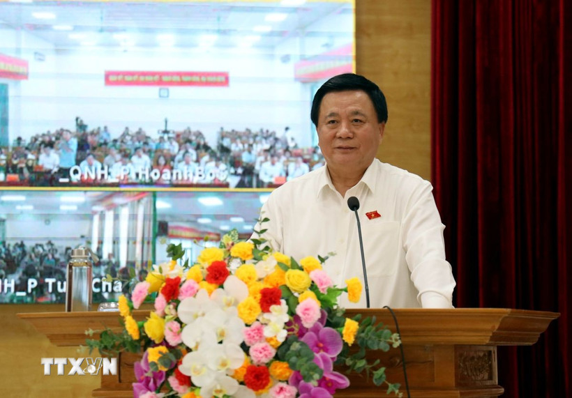 Ông Nguyễn Xuân Thắng, Ủy viên Bộ Chính trị, Giám đốc Học viện Chính trị quốc gia Hồ Chí Minh, Chủ tịch Hội đồng Lý luận Trung ương phát biểu tại buổi tiếp xúc cử tri. (Ảnh: Đức Hiếu/TTXVN)