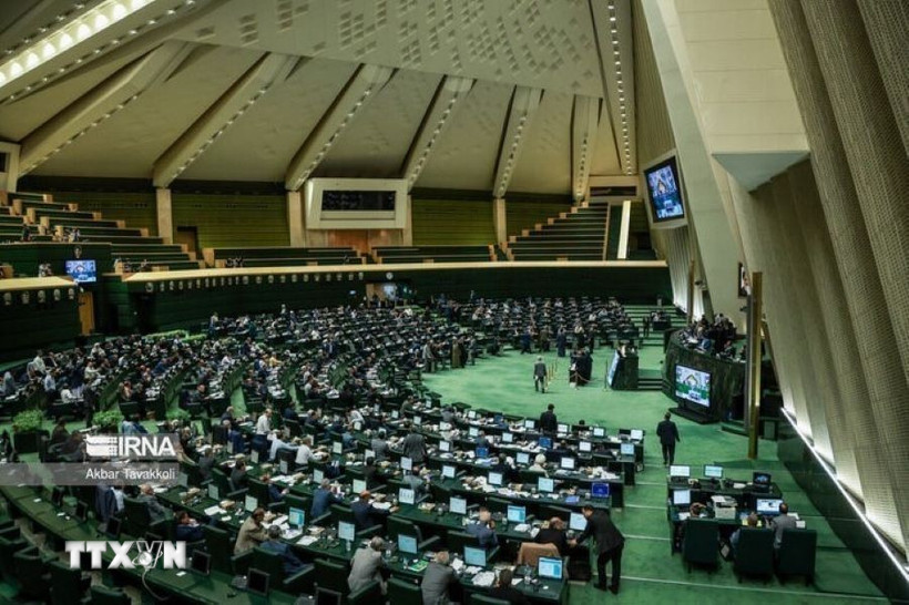 Quang cảnh một phiên họp Quốc hội Iran. (Ảnh: IRNA/TTXVN)