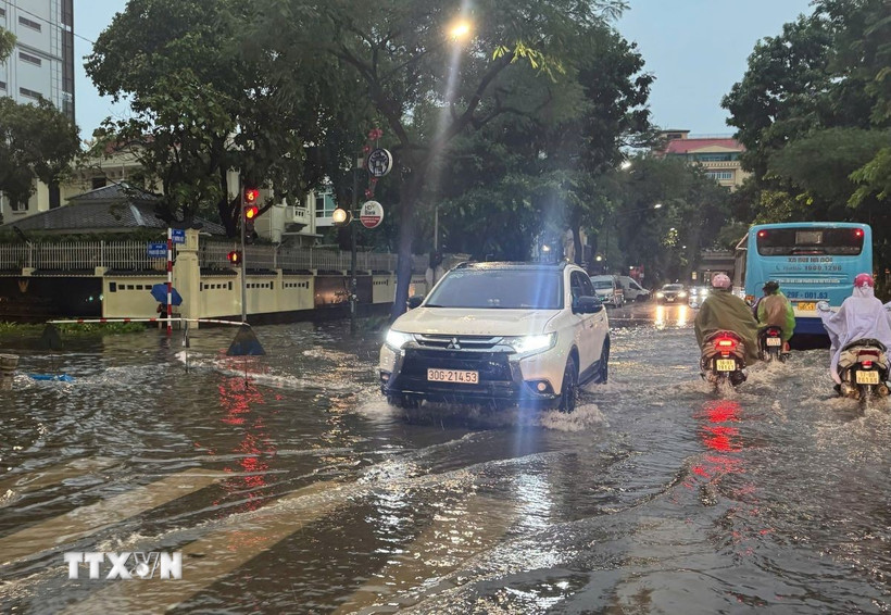 Hà Nội và nhiều khu vực dự báo có mưa. (Ảnh: Quốc Khánh/TTXVN)