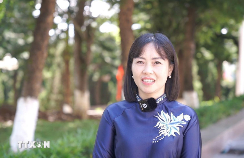 Phó Trưởng ban Tuyên giáo và Dân vận Tỉnh ủy Lai Châu Đào Thị Thanh Nhàn góp ý vào dự thảo các văn kiện trình Đại hội XIV của Đảng. (Ảnh: Việt Dũng/TTXVN)