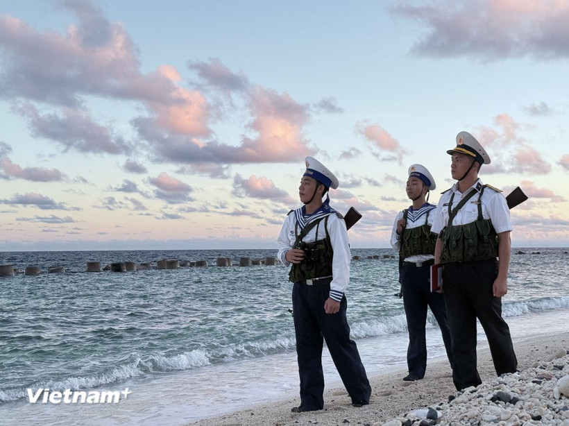 Cán bộ, chiến sỹ quần đảo Trường Sa luôn thực hiện nghiêm việc tuần tra, sẵn sàng, chủ động trong mọi tình huống. (Ảnh: Huy Khánh/Vietnam+)