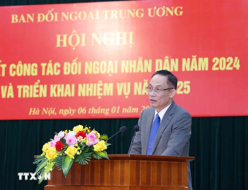 Ông Lê Hoài Trung, Bí thư Trung ương Đảng, Trưởng Ban Đối ngoại Trung ương chủ trì Hội nghị. (Ảnh: Phương Hoa/TTXVN)