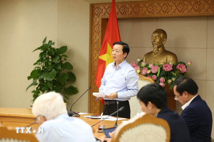 Phó Thủ tướng Trần Hồng Hà phát biểu tại cuộc họp. (Ảnh: Diệp Trương/TTXVN)