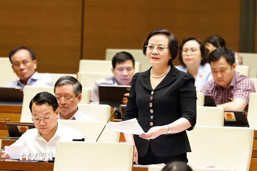 Bộ trưởng Bộ Nội vụ Phạm Thị Thanh Trà phát biểu giải trình, làm rõ một số vấn đề đại biểu Quốc hội nêu. (Ảnh: Doãn Tấn/TTXVN)