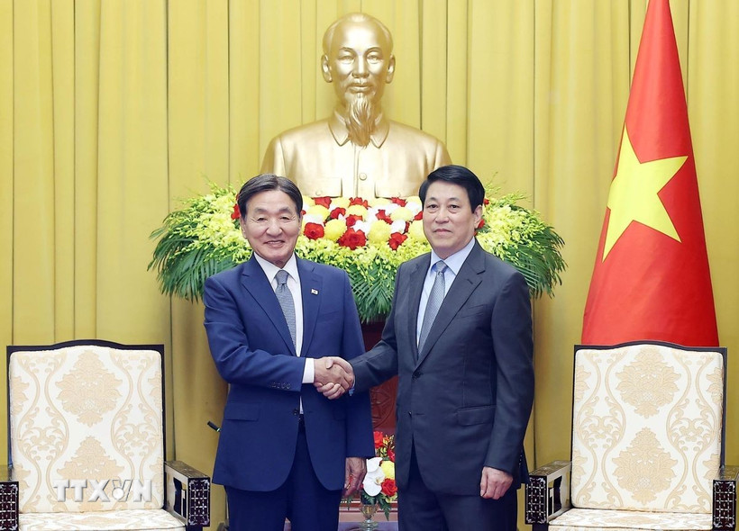 Chủ tịch nước Lương Cường tiếp ông Park Chang Dal, Đặc phái viên của Tổng thống Hàn Quốc. (Ảnh: Lâm Khánh/TTXVN)