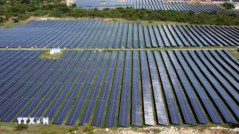 Dự án điện Mặt Trời. (Ảnh: Huy Hùng/TTXVN)