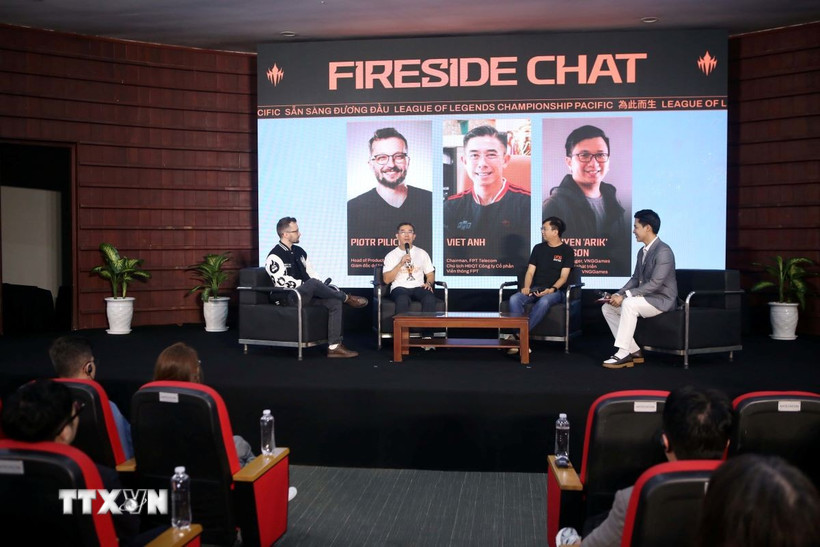 Ban Tổ chức cung cấp các thông tin về Tuần lễ Chung kết của giải đấu thể thao điện tử bộ môn Liên Minh Huyền Thoại khu vực Châu Á-Thái Bình Dương năm 2025. (Ảnh: Trần Lê Lâm/TTXVN)