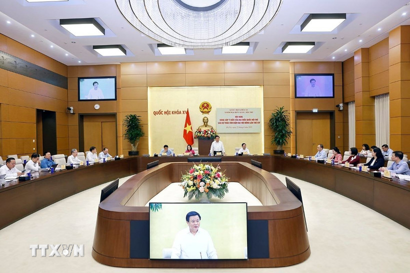 Ông Nguyễn Xuân Thắng, Ủy viên Bộ Chính trị, Chủ tịch Hội đồng Lý luận Trung ương, Giám đốc Học viện Chính trị Quốc gia Hồ Chí Minh phát biểu chỉ đạo, định hướng thảo luận. (Ảnh: Doãn Tấn/TTXVN)