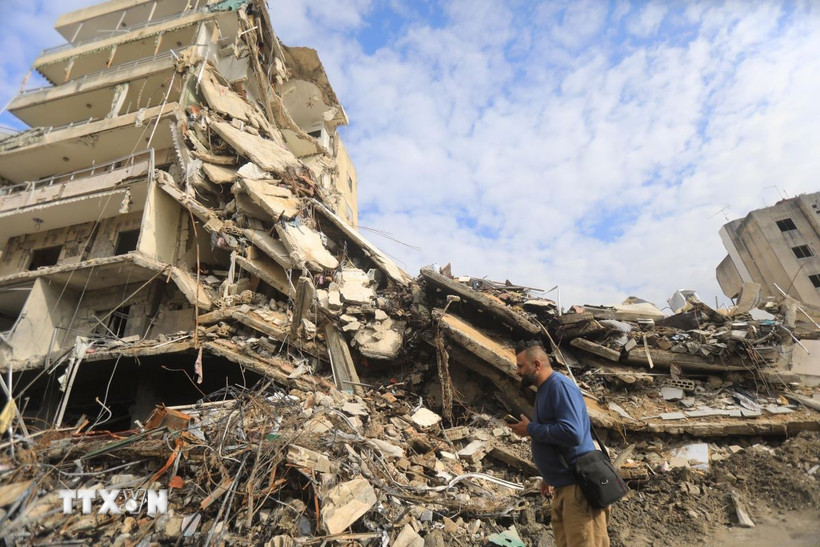 Cảnh đổ nát sau các cuộc không kích của Israel xuống Nabatieh, Liban. (Ảnh: THX/TTXVN)