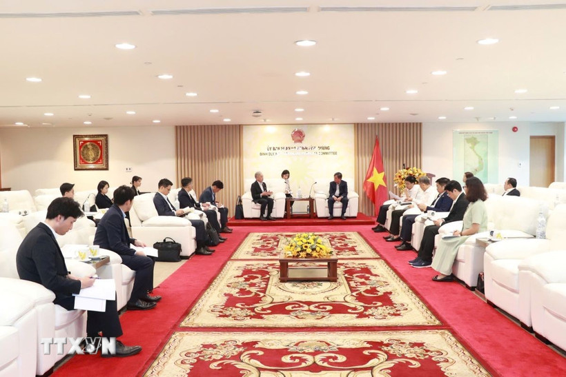 Lãnh đạo tỉnh Bình Dương làm việc với tập đoàn Tokyu về hợp tác nghiên cứu phát triển hạ tầng. (Ảnh: TTXVN phát)