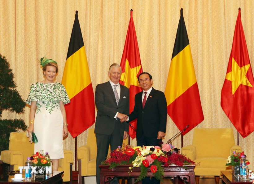 Ông Nguyễn Văn Nên (phải), Ủy viên Bộ Chính trị, Bí thư Thành ủy Thành phố Hồ Chí Minh hội kiến Nhà vua Bỉ Philippe và Hoàng hậu Mathilde. (Ảnh: Xuân Khu/TTXVN)
