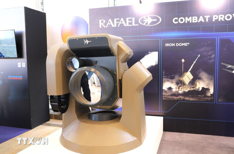 Hệ thống đánh chặn laser Iron Beam của Tập đoàn công nghệ quốc phòng Rafael (Israel). (Ảnh: Thanh Bình/TTXVN)
