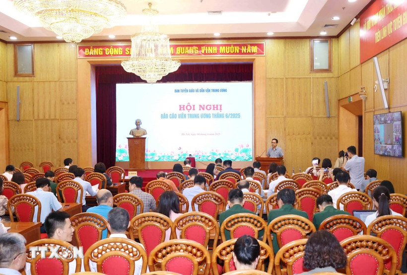 Quang cảnh hội nghị Báo cáo viên Trung ương tháng 6/2025. (Ảnh: Phương Hoa/TTXVN)
