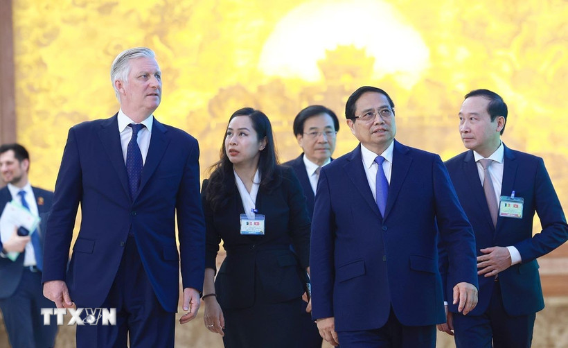 Thủ tướng Phạm Minh Chính hội kiến Nhà Vua Vương quốc Bỉ Philippe. (Ảnh: Dương Giang/TTXVN)