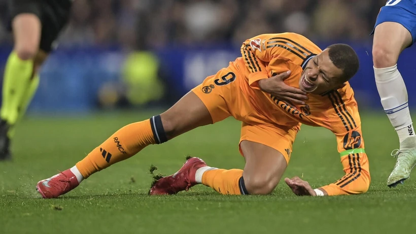 Mbappe chấn thương trong trận gặp Espanyol. (Nguồn: AFP)