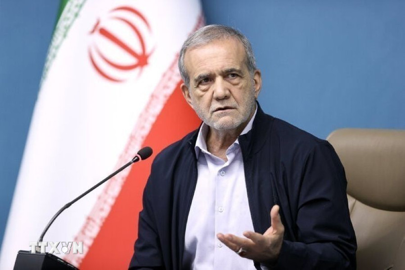 Tổng thống Iran Masoud Pezeshkian. (Ảnh: IRNA/TTXVN)