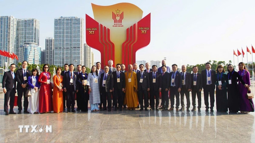 Đoàn đại biểu kiều bào tham dự Đại hội Thi đua yêu nước toàn quốc lần thứ XI. (Ảnh: Diệp Trương/TTXVN)