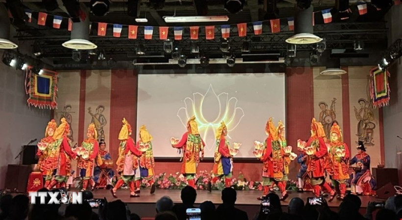 Biểu diễn nhã nhạc cung đình Huế tại Chương trình. (Ảnh: Anh Dũng/TTXVN)