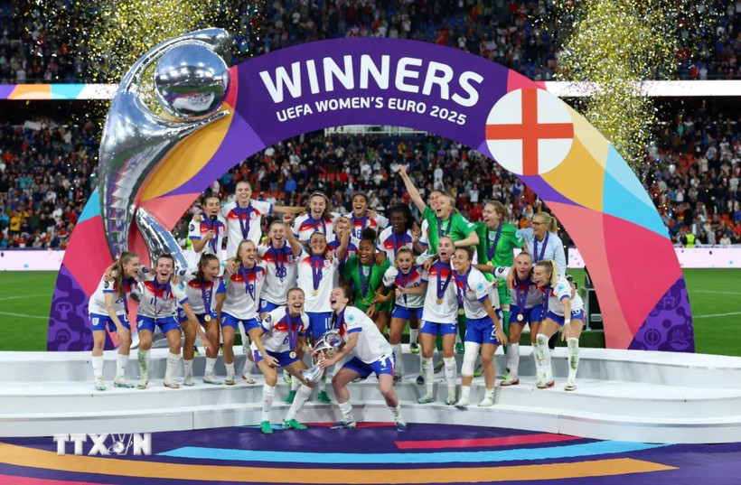 Đội tuyển nữ Anh giành chức vô địch Euro 2025. (Ảnh: Reuters/TTXVN)