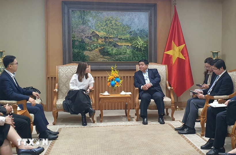 Phó Thủ tướng Nguyễn Chí Dũng tiếp Chủ tịch Hiệp hội bán dẫn Đông Nam Á. (Ảnh: Chu Thanh Vân/TTXVN)