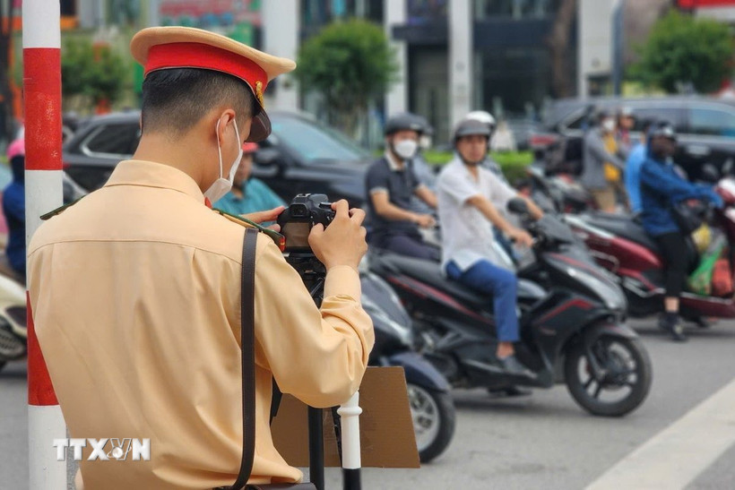 Biện pháp mới nhằm đảm bảo minh bạch khi phạt nguội, đồng thời tăng tính răn đe đối với người tham gia giao thông. (Ảnh: TTXVN phát)