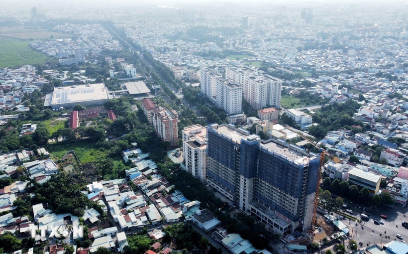 Dự kiến đến năm 2025 cả nước bổ sung thêm 428.000 căn hộ nhà ở xã hội cho người thu nhập thấp và công nhân khu công nghiệp. (Ảnh: Hồng Đạt/TTXVN)