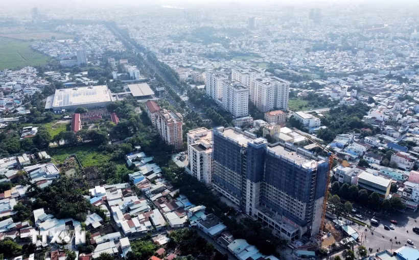 Dự kiến đến năm 2025 cả nước bổ sung thêm 428.000 căn hộ nhà ở xã hội cho người thu nhập thấp và công nhân khu công nghiệp. (Ảnh: Hồng Đạt/TTXVN)