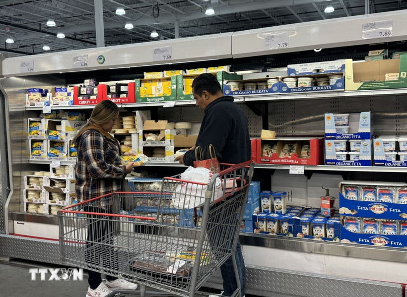 Khách hàng mua sắm tại siêu thị Costco ở bang Maryland. (Ảnh: Đoàn Hùng/TTXVN)