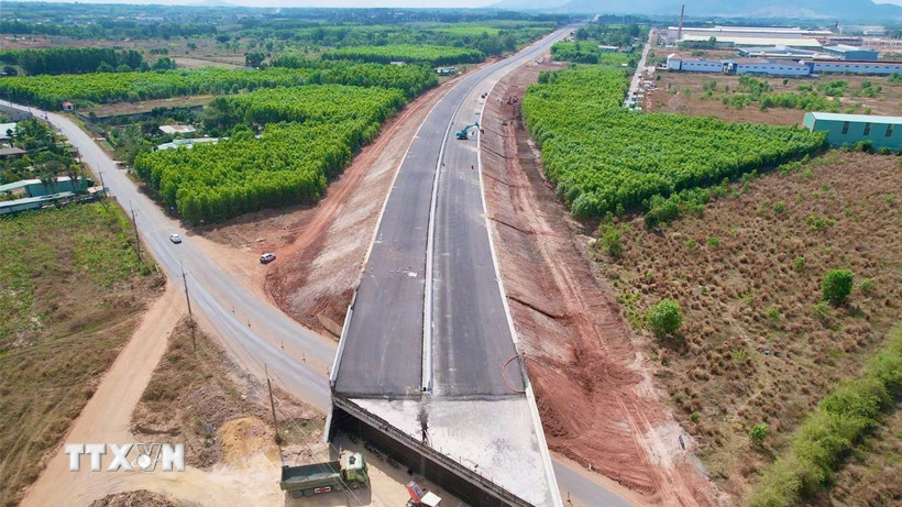 Dự án thành phần 3 đường cao tốc Biên Hòa-Vũng Tàu. (Ảnh: Hoàng Nhị/TTXVN)