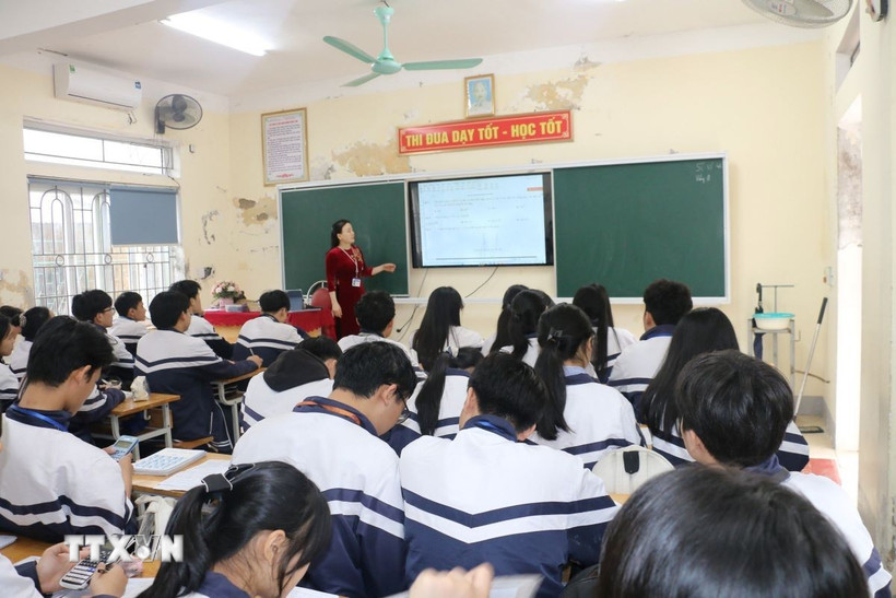 Dự kiến nhiều chính sách đặc thù về lương, phụ cấp dành cho nhà giáo. (Ảnh: Bích Huệ/TTXVN)