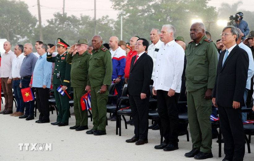 Quan khách tham dự sự kiện. (Ảnh: Việt Hùng/TTXVN)