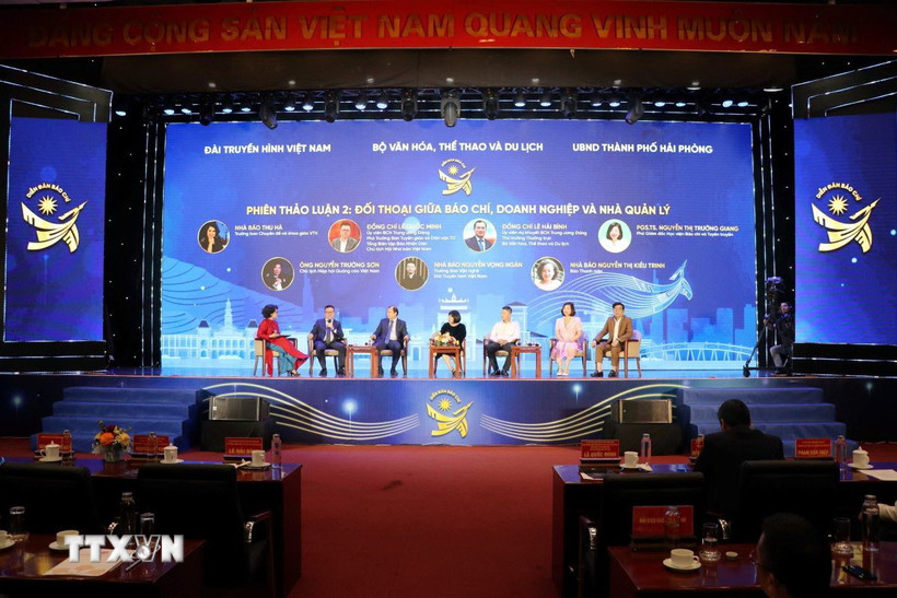 Các đại biểu thảo luận tại hội nghị. (Ảnh: Hoàng Ngọc/TTXVN)